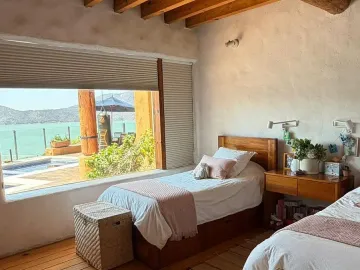 Casa en renta en La Peña, Valle de Bravo, México