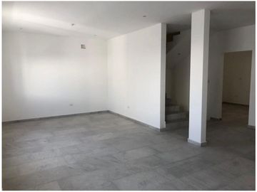 Casa Amplia Equipada en Cumbres Elite Premier de 4 niveles, García