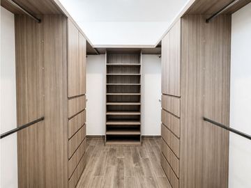 Casa Amplia Equipada en Cumbres Elite Premier de 4 niveles, García