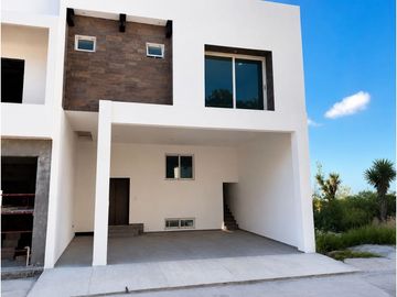 Casa Amplia Equipada en Cumbres Elite Premier de 4 niveles, García