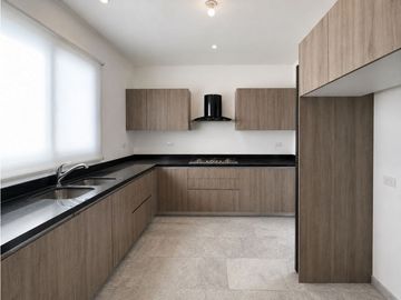 Casa Amplia Equipada en Cumbres Elite Premier de 4 niveles, García