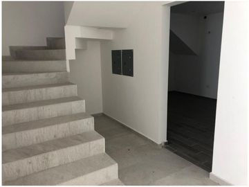 Casa Amplia Equipada en Cumbres Elite Premier de 4 niveles, García