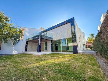 CASA NUEVA EN VENTA PUERTA DE HIERRO