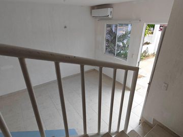 CASA DE 2 REC. EN PRIVADA CON SEGURIDAD SIN AMUEBLAR