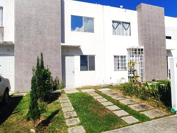 CASA DE 2 REC. EN PRIVADA CON SEGURIDAD SIN AMUEBLAR