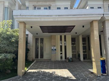La Riz Wood dekat Clob House Pakuwon Indah