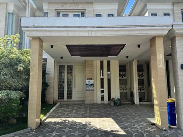 La Riz Wood dekat Clob House Pakuwon Indah