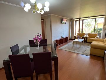 SE VENDE ACOGEDOR Y AMPLIO DPTO FRENTE AL LAGO VILLARICA