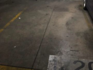 Oportunidad venta estacionamiento techado Metro Macul