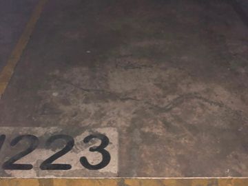 Oportunidad venta estacionamiento techado Metro Macul