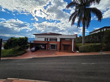 CASA CAMPESTRE SECTOR PADRE MARIANITO