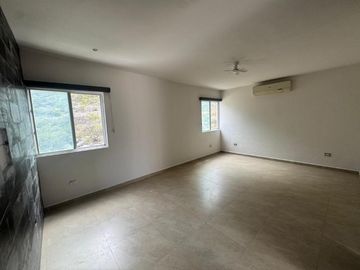 Casa en Renta en Privada Montejo, Santa Catarina, Nuevo León (Melva)