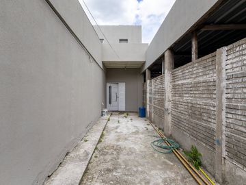 VENTA CASA MULTIFAMILIAR PATIO GARAJE I. CASANOVA
