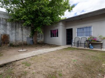 VENTA CASA MULTIFAMILIAR PATIO GARAJE I. CASANOVA
