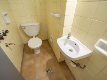 Depto 4 ambientes en VENTA con balcón en Flores