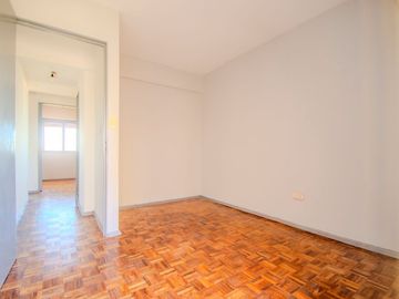 Depto 4 ambientes en VENTA con balcón en Flores