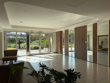 DPTO 3 AMB EN VENTA EN MILAIRES C/PATIO Y COCHERA