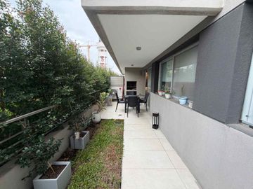 DPTO 3 AMB EN VENTA EN MILAIRES C/PATIO Y COCHERA