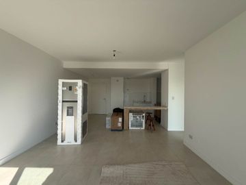 DPTO 3 AMB EN VENTA EN MILAIRES C/PATIO Y COCHERA