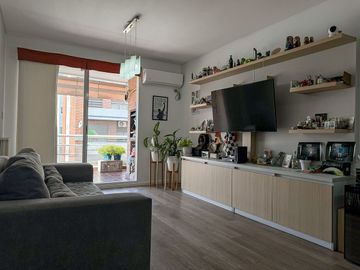 VENTA DEPTO 4 AMB AL FRENTE BALCON,COCHERA,BAULERA