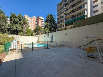 VENTA DEPTO 4 AMB AL FRENTE BALCON,COCHERA,BAULERA