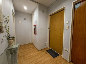 VENTA DEPTO 4 AMB AL FRENTE BALCON,COCHERA,BAULERA