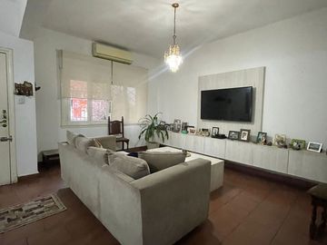 VENTA CASA LUGANO 4 AMB  LOTE PROPIO 8,66 X 37 MTS