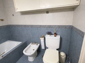 VENTA CASA LUGANO 4 AMB  LOTE PROPIO 8,66 X 37 MTS