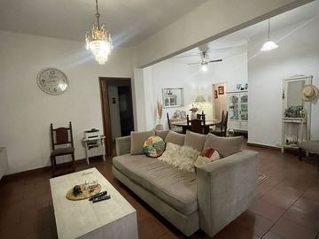 VENTA CASA LUGANO 4 AMB  LOTE PROPIO 8,66 X 37 MTS