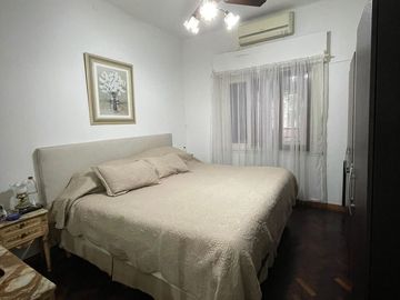 VENTA CASA LUGANO 4 AMB  LOTE PROPIO 8,66 X 37 MTS