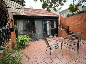 VENTA CASA LUGANO 4 AMB  LOTE PROPIO 8,66 X 37 MTS