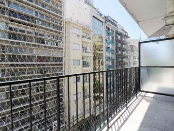 Venta depto. Tribunales  monoambiente div. balcòn