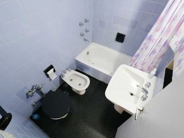 Venta depto. Tribunales  monoambiente div. balcòn