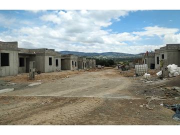 Casas en venta en Privada  en Mineral de la Reforma