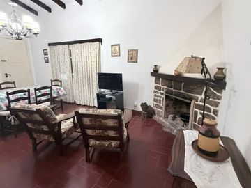 VENDO CASA 4 DORMI - PARQUE SIQUIMAN - GRAN LOTE