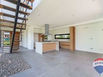 Casa venta Terralagos 3 dormitorios, con piscina.