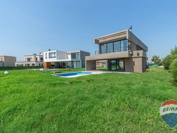 Casa venta Terralagos 3 dormitorios, con piscina.