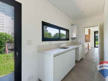 Casa venta Terralagos 3 dormitorios, con piscina.