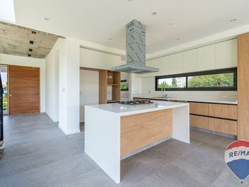 Casa venta Terralagos 3 dormitorios, con piscina.