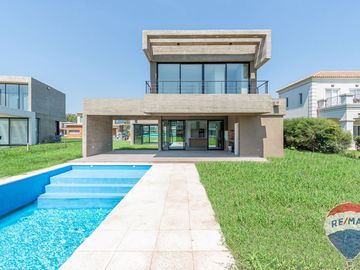 Casa venta Terralagos 3 dormitorios, con piscina.