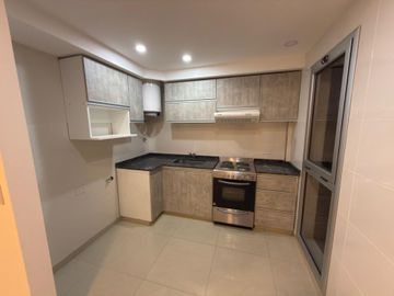 Semi piso de 2 ambientes con balcón a estrenar!