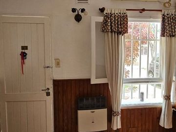 Casa tres dorm., excelente estado. Barrio Grandoli