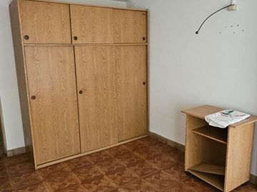 Casa tres dorm., excelente estado. Barrio Grandoli