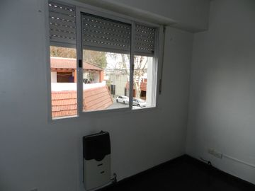VENTA DEPTO 3 AMB. EN VERSALLES C/TERRAZA PROPIA