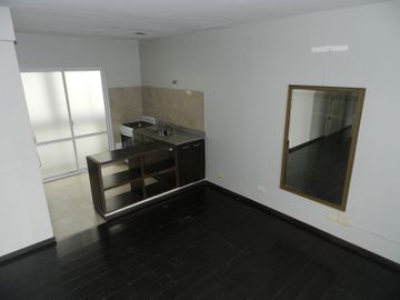 VENTA DEPTO 3 AMB. EN VERSALLES C/TERRAZA PROPIA