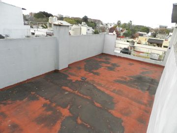 VENTA DEPTO 3 AMB. EN VERSALLES C/TERRAZA PROPIA