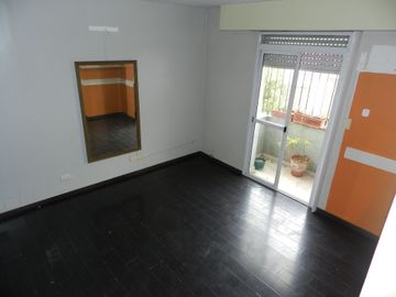 VENTA DEPTO 3 AMB. EN VERSALLES C/TERRAZA PROPIA