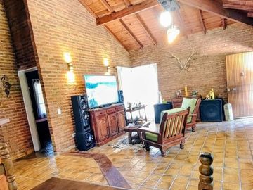 VENTA CASA EN COUNTRY EL POTRERO PERMUTA