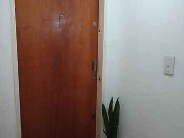 VENTA DEP.  2 AMBIENTES  AMOBLADO  CACEROS CENTRO