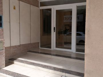 VENTA DEP.  2 AMBIENTES  AMOBLADO  CACEROS CENTRO